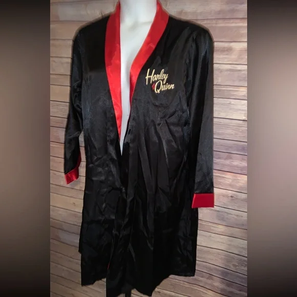 DC Comics Bombshells Women's Robe - Size OS - Picture 5 of 11